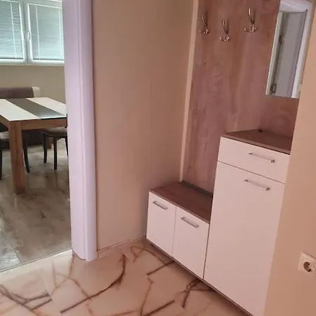 граф игнатиев луксозен с гледка Appartamento Yambol